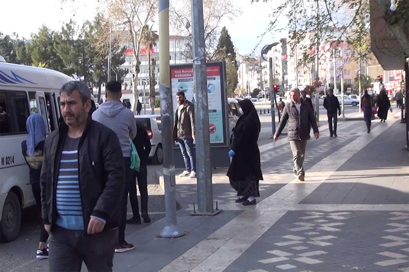 Adıyaman'da havaların açılmasıyla insanlar sokaklara döküldü