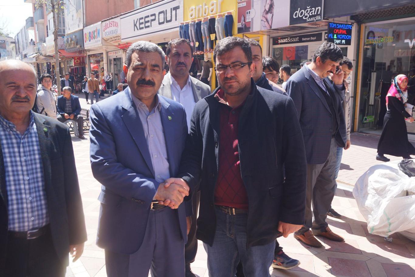 HÜDA PAR'dan iş yeri yanan esnafa ziyaret