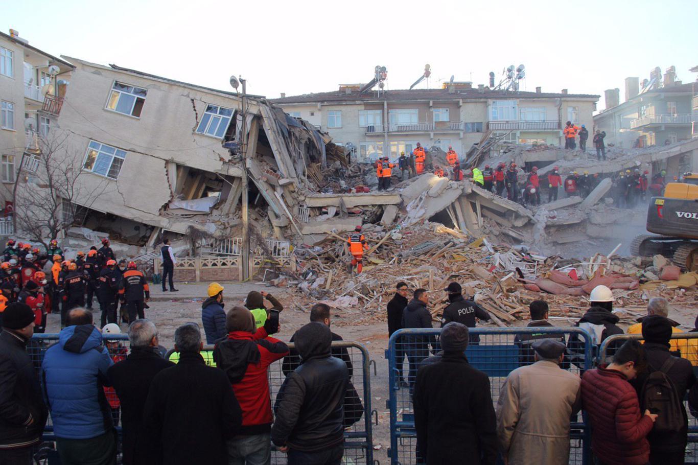 AFAD'dan deprem bölgesine 4 milyon lira acil yardım ödeneği