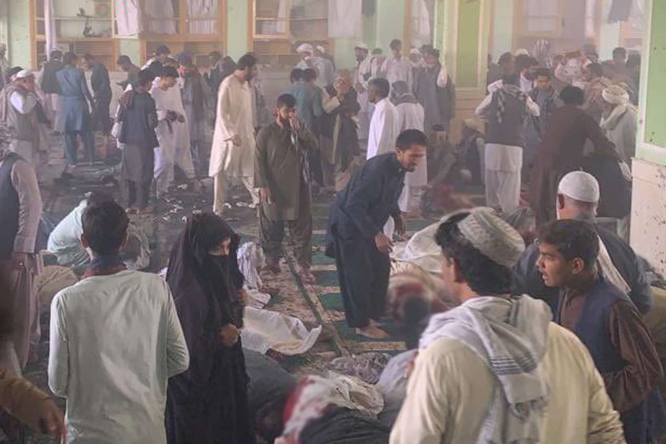 Afganistan'da camiye bombalı saldırı: Ölü ve yaralılar var