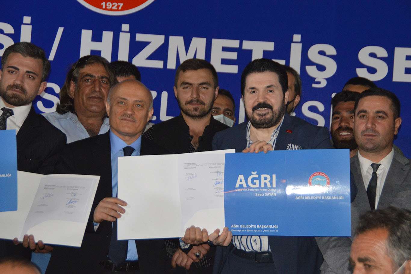 Ağrı Belediyesi'nde toplu sözleşme imzaları bin lira zam ile atıldı