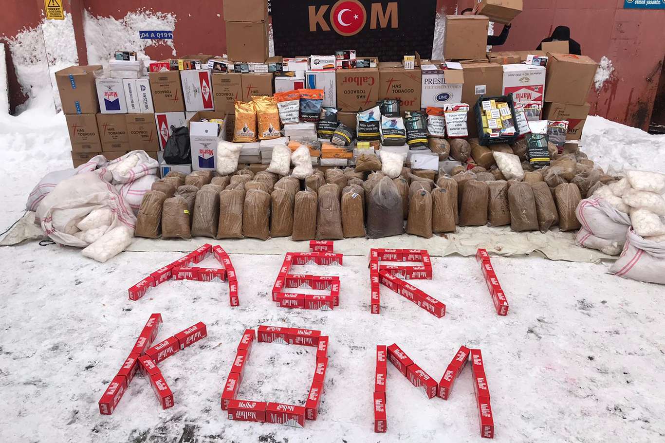 Ağrı'da kilolarca kaçak tütün ve mamulü ele geçirildi