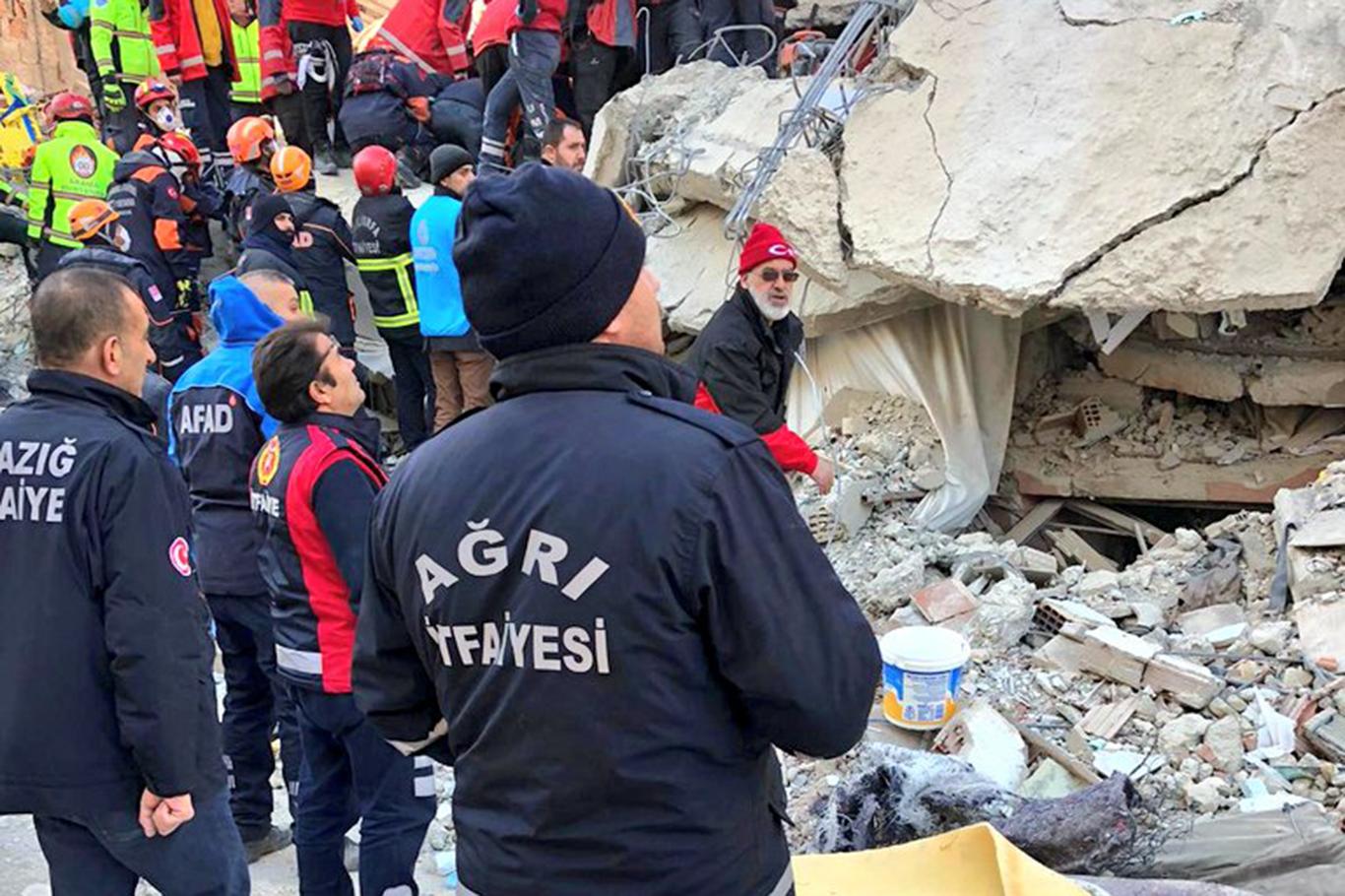 Ağrı'dan Elazığ ve Malatya için seferberlik