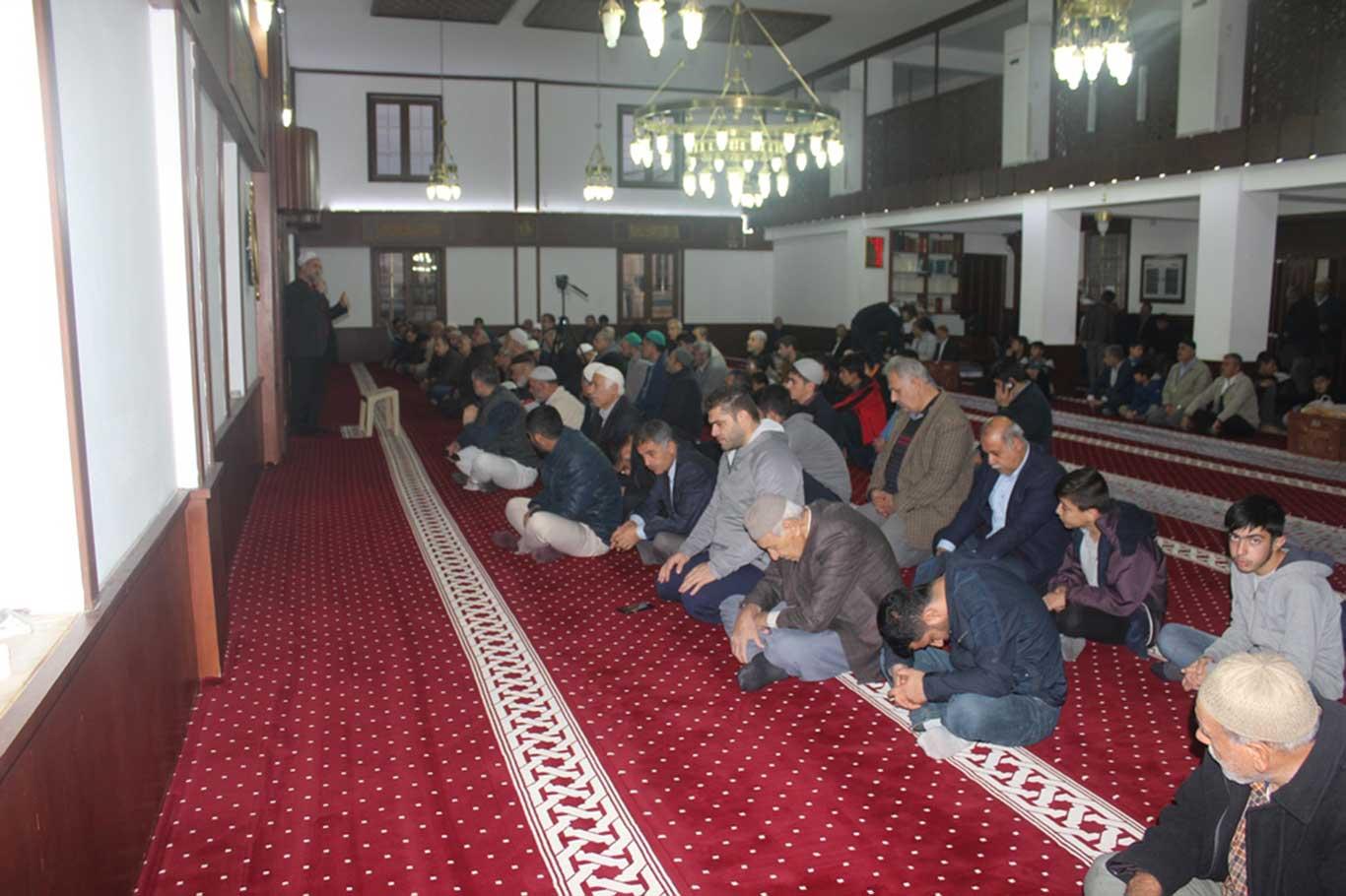 Aileler sabah namazında buluştu