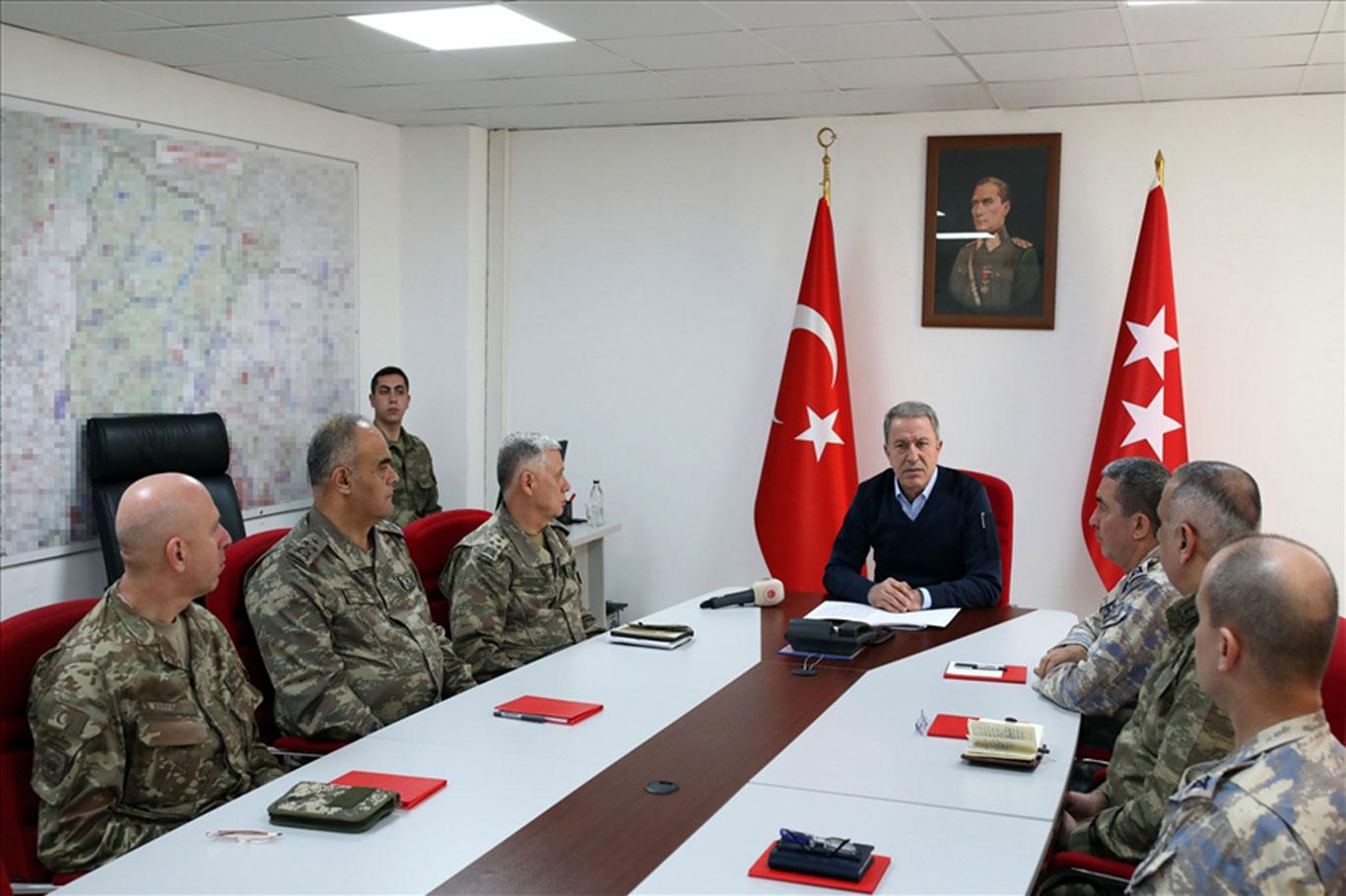 Akar: "Birliklerimizin bulunduğu yerler Rusya'ya koordine edilmesine rağmen vuruldu"