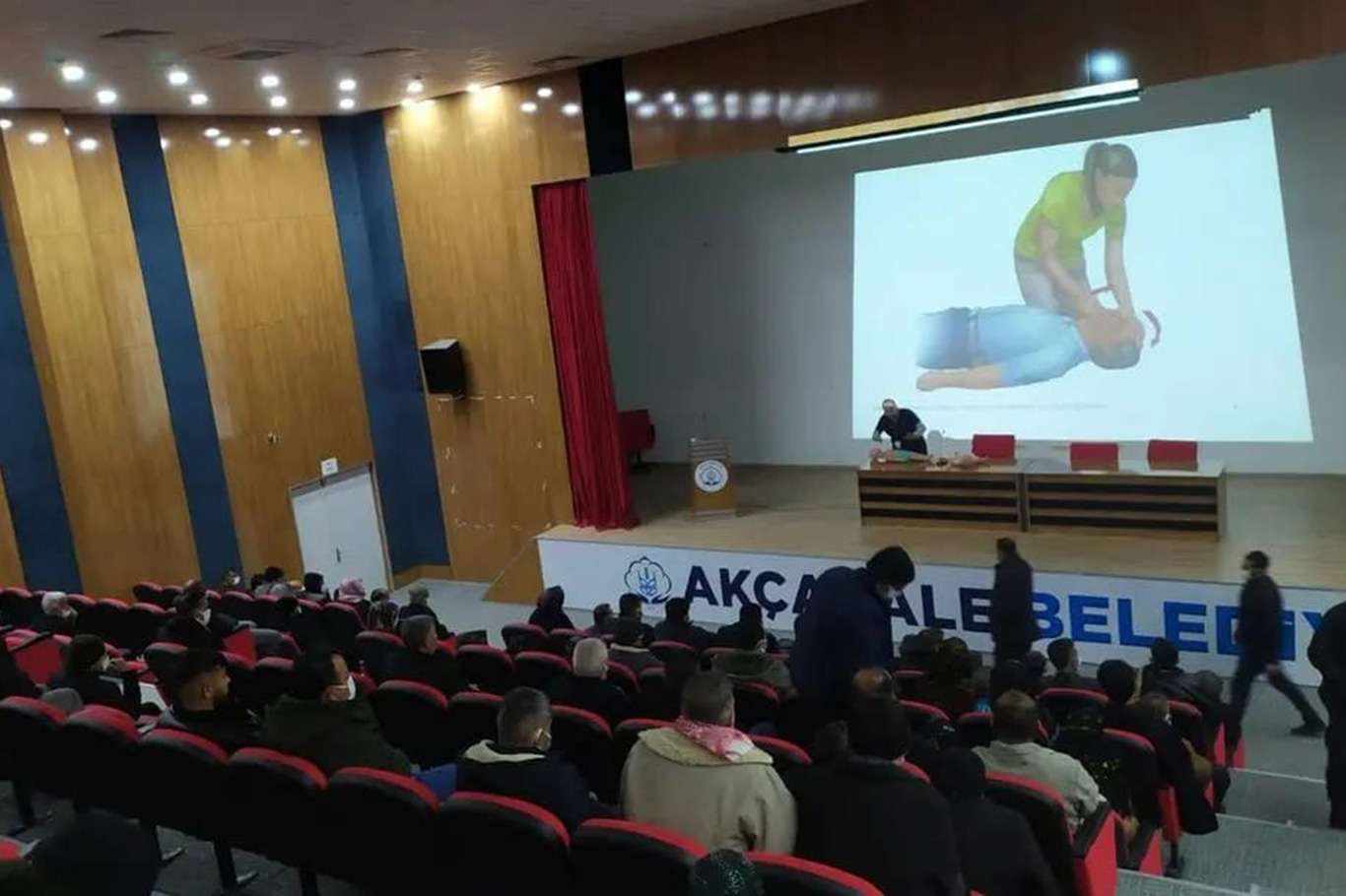 Akçakale'de "İlk yardım bilmeyen kamu personeli kalmasın" projesi hayata geçirildi