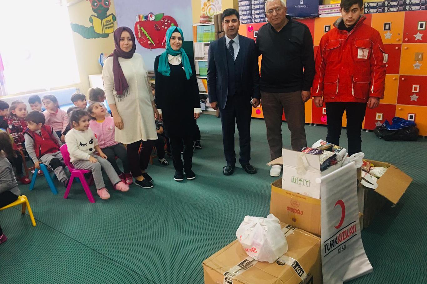 Anaokulu öğrencilerinden Kızılay'a anlamlı bağış