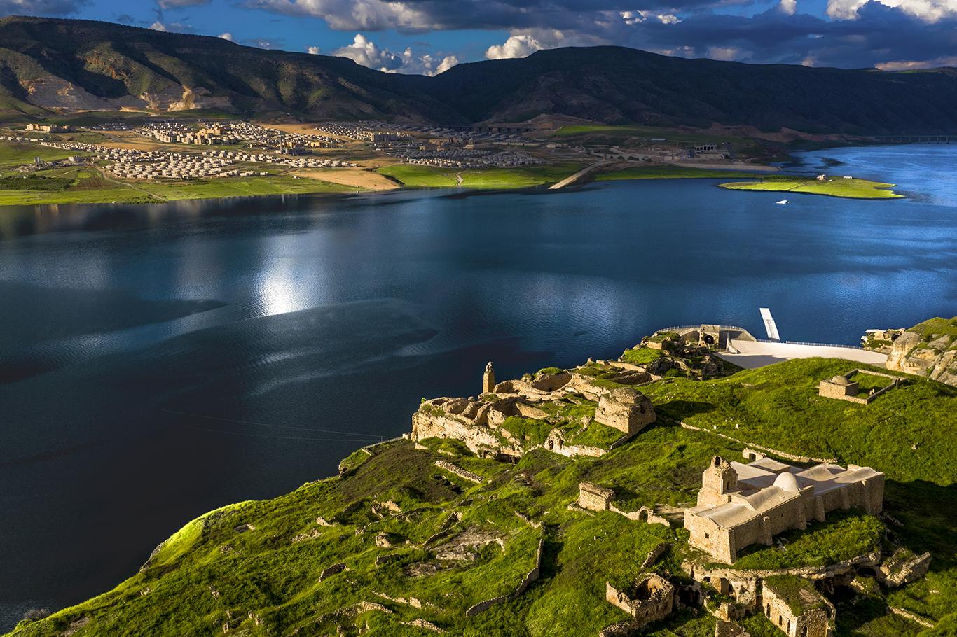 Antik Hasankeyf  “yeni çehresiyle” de cezbediyor