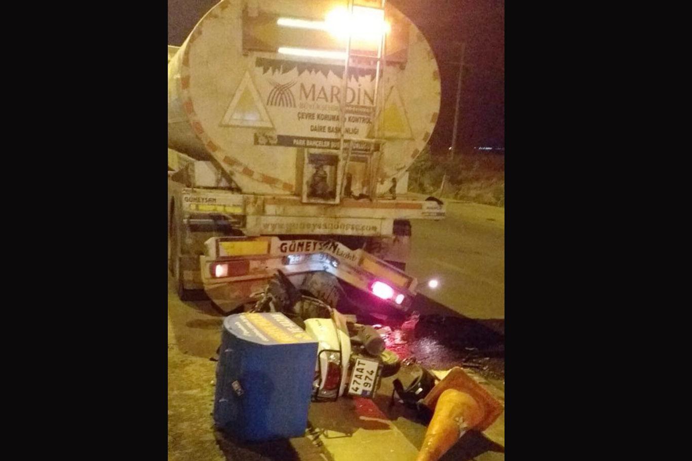 Arazöze çarpan motosiklet sürücüsü hayatını kaybetti