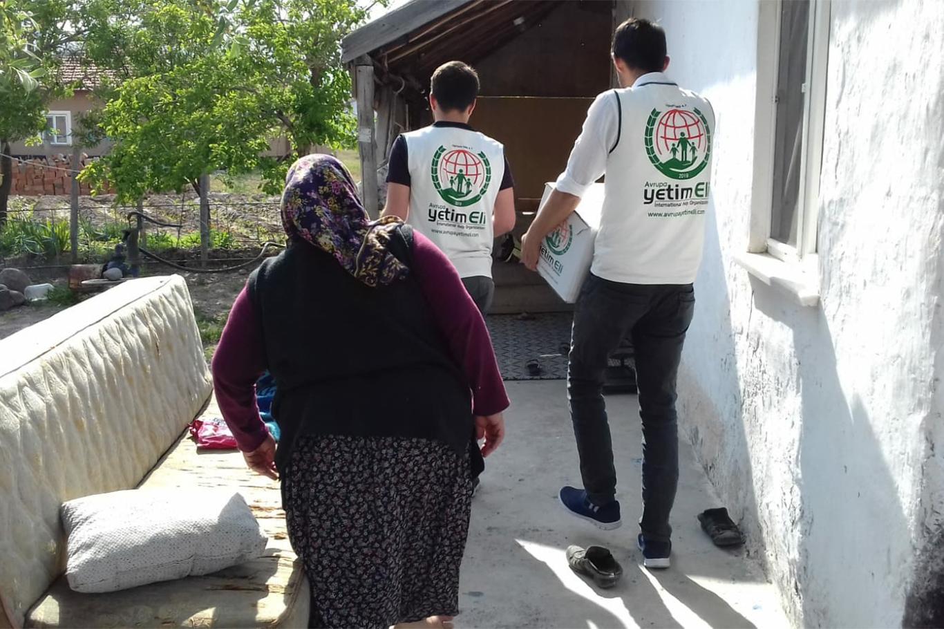 Avusturya’da yaşayan hayırseverlerin yardımları yerine ulaştı