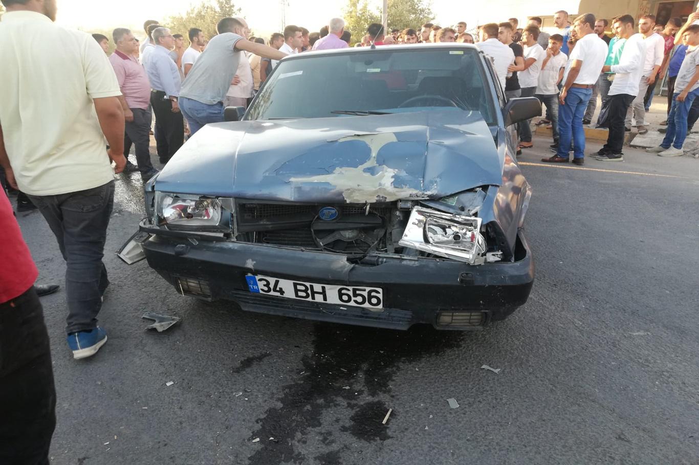 Aynı istikamette giden iki araç çarpıştı: 3 yaralı