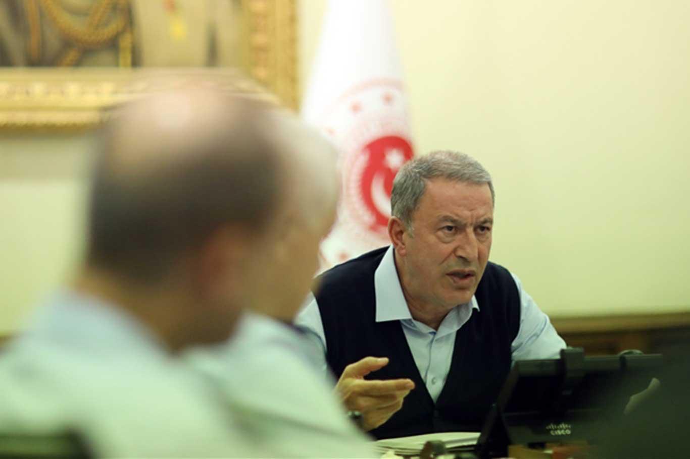 Bakan Akar ABD, Fransız ve İngiliz mevkidaşlarıyla harekatı görüştü
