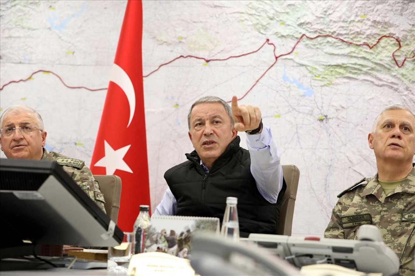 Bakan Akar ve komutanlar harekatı sevk ve idare ediyor