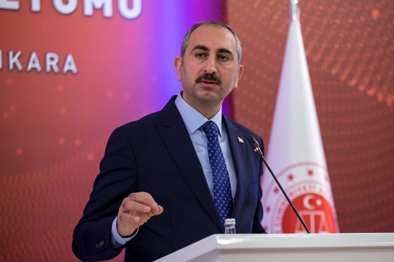 Bakan Gül'den CHP'li Tanju Özcan'ın ayrımcı kararına tepki