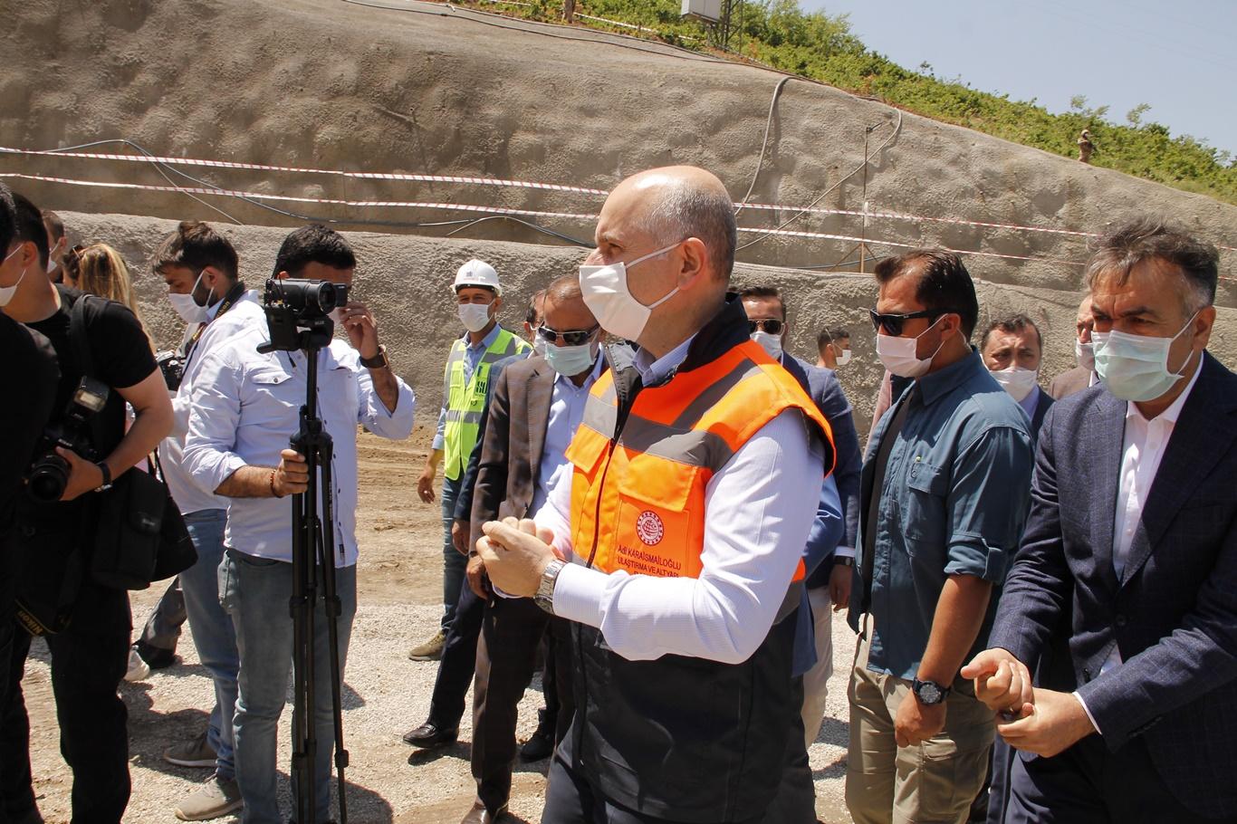 Bakan Karaismailoğlu: “Tatvan Çevreyolunu 2022 yılının başlarında bitirmeyi hedefliyoruz”