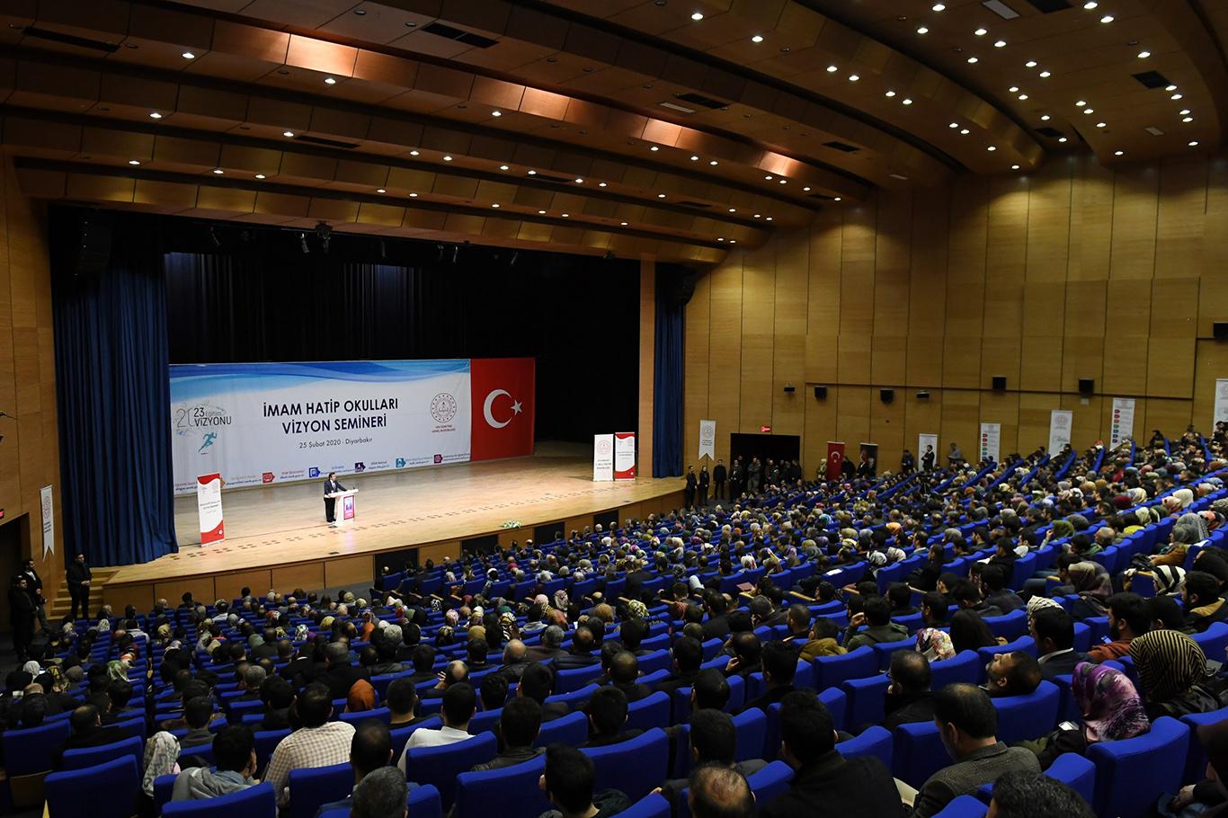 Bakan Selçuk 'İmam Hatip Okulları Vizyon Semineri'ne katıldı