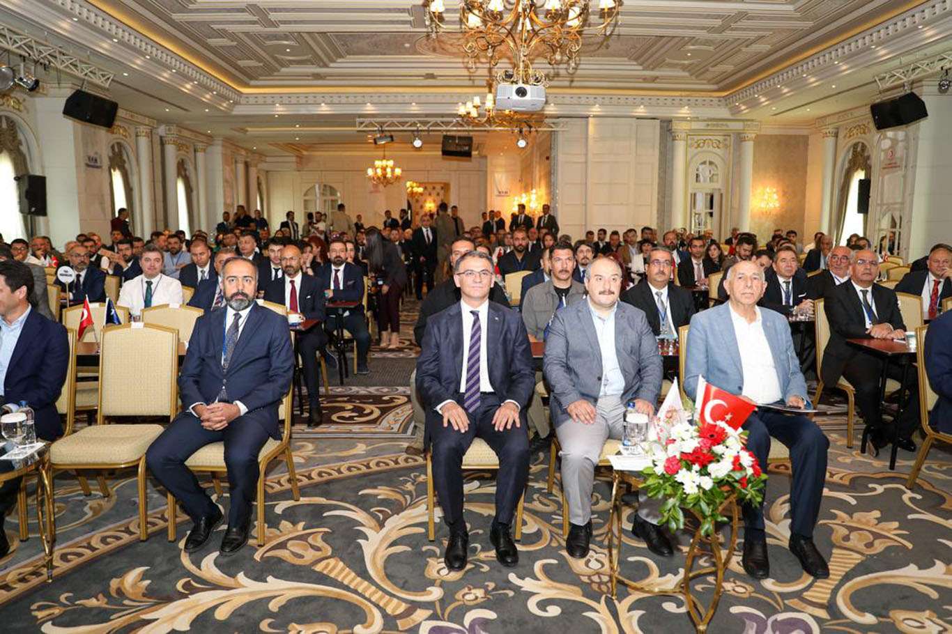 Bakan Varank, çeşitli temaslar kapsamında Van’da