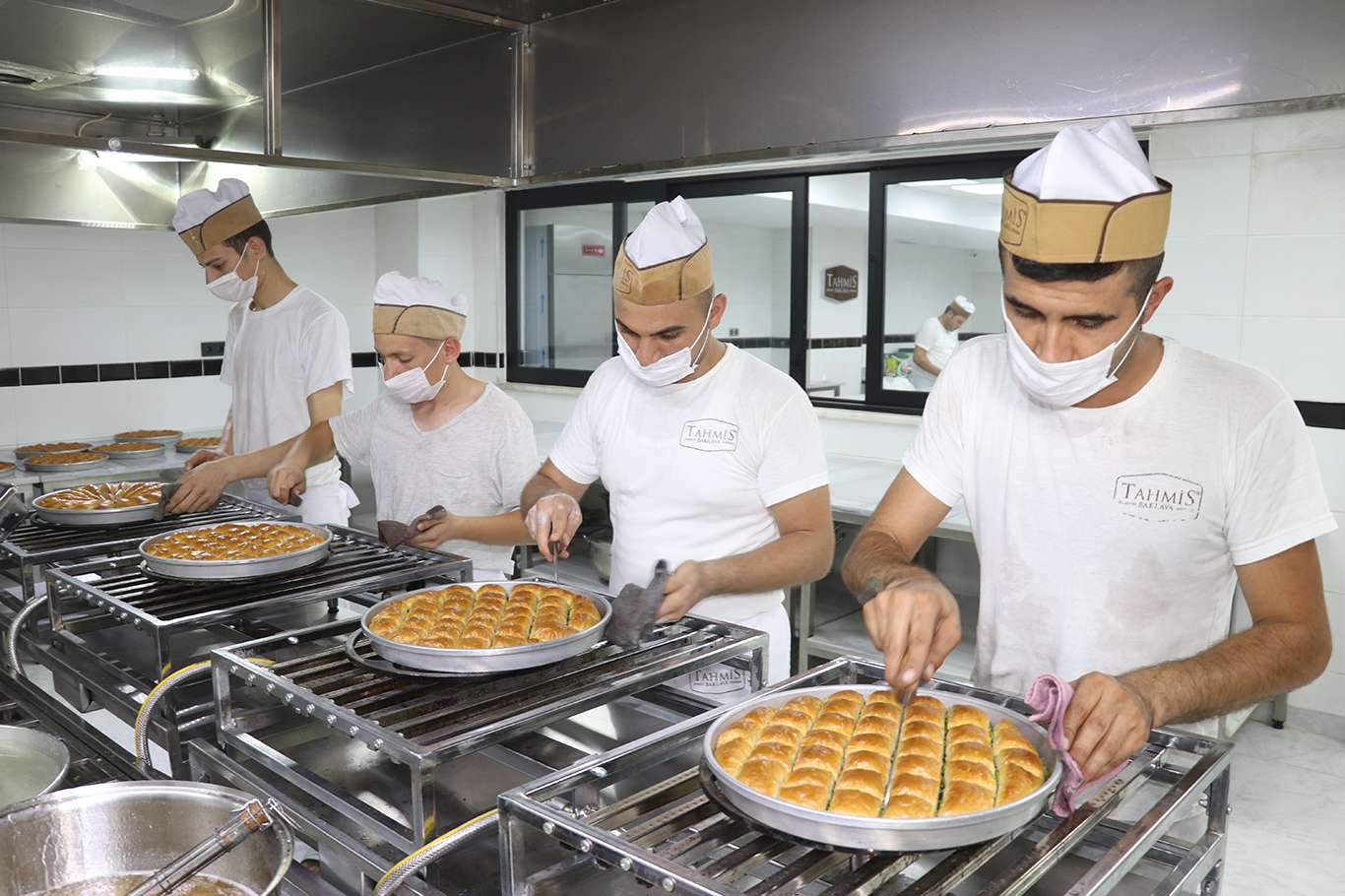 Baklavacılarda “tatlı” bayram telaşı