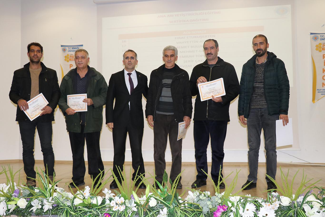 Bal yarışması dereceye girenlere ödül verildi