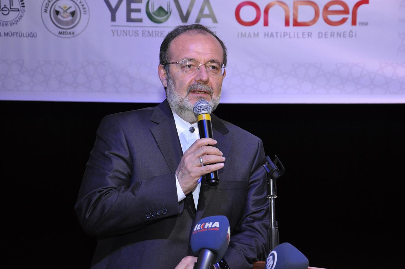 "Basiret ve hikmet dilini dijital dünyaya taşıyamadık"