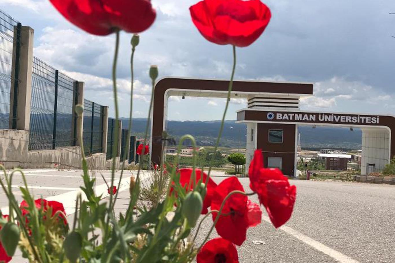 Batman Üniversitesi’nden imkânı olmayan öğrencilere teknik destek 