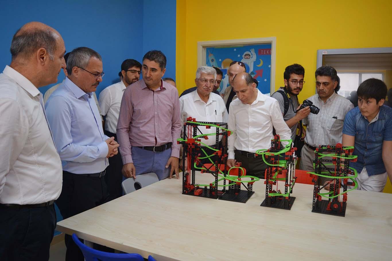 ​ Batman’da STEM-Kodlama ve Robotik Atölyelerin açılışı yapıldı
