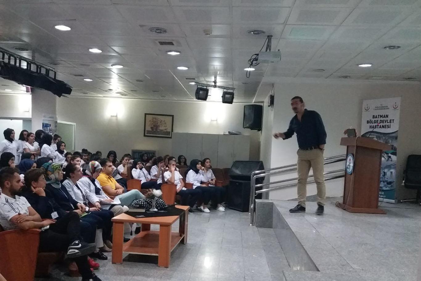 “Beden sağlığı ve ruh sağlığı bir bütün olarak ele alınmalı”
