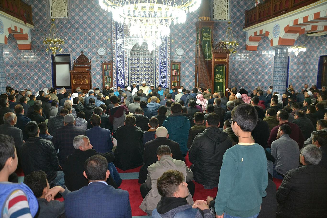 Beraat Gecesi dualar ve zikirlerle ihya edildi