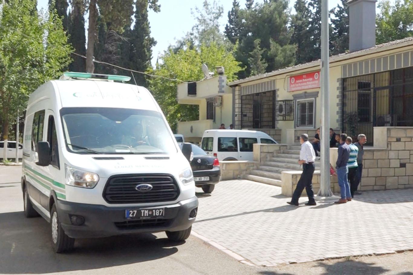 Bıçaklanan damat hayatını kaybetti, annesi ağır yaralı