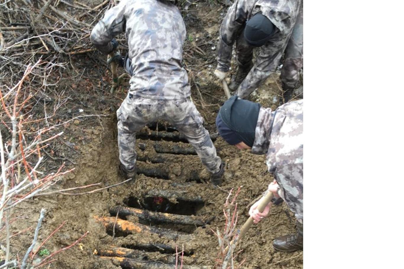 Bitlis kırsalında tespit edilen sığınakta yaşam malzemesi ele geçirildi