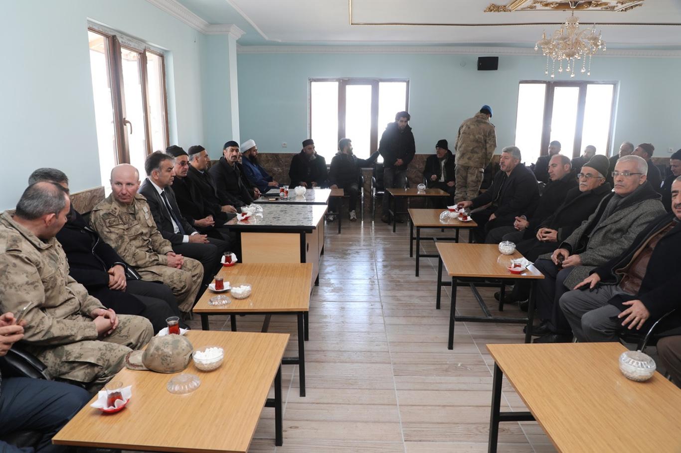 Bitlis'teki kazada hayatını kaybedenler toprağa verildi