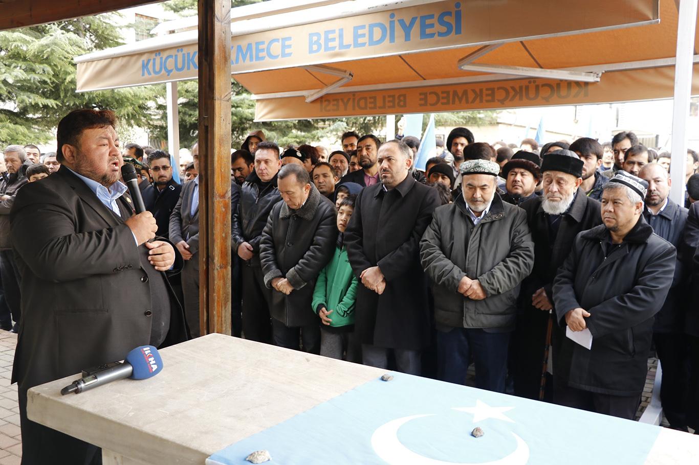 "Biz bugün İslam dünyasının cenaze namazını kılıyoruz"