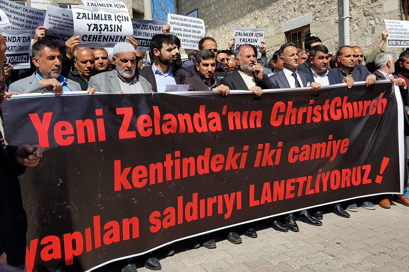 "Bu saldırılar Batılılar tarafından üretilen İslam karşıtlığının neticesidir"