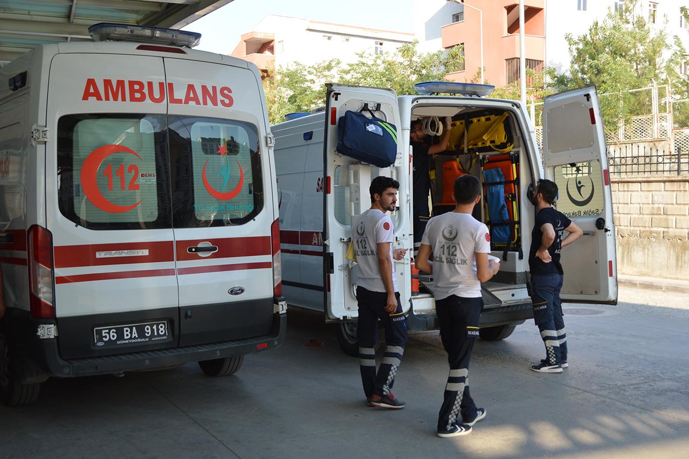 Çekici ile otomobil çarpıştı: 4 yaralı