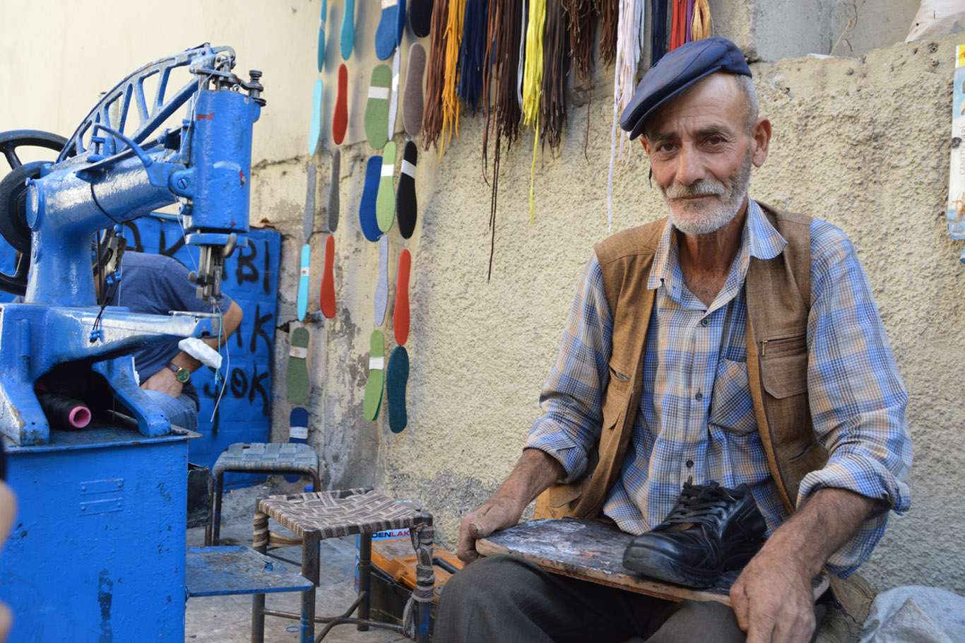 ​Covid-19 nedeniyle zor günler geçiren küçük esnaf destek bekliyor