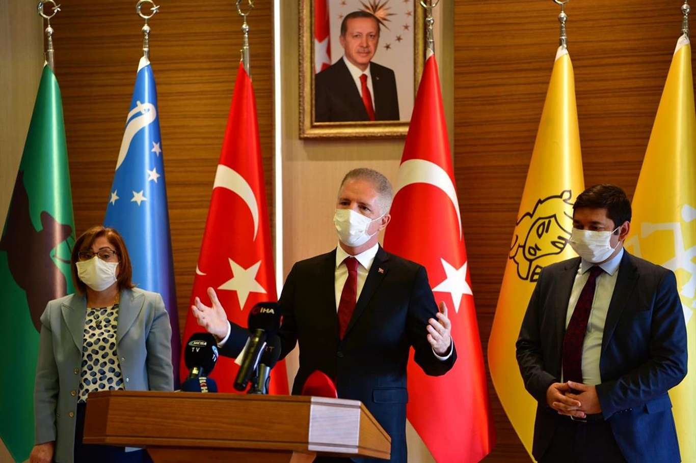 Covid-19 testi pozitif çıkanların toplu taşımayı kullanması engellenecek