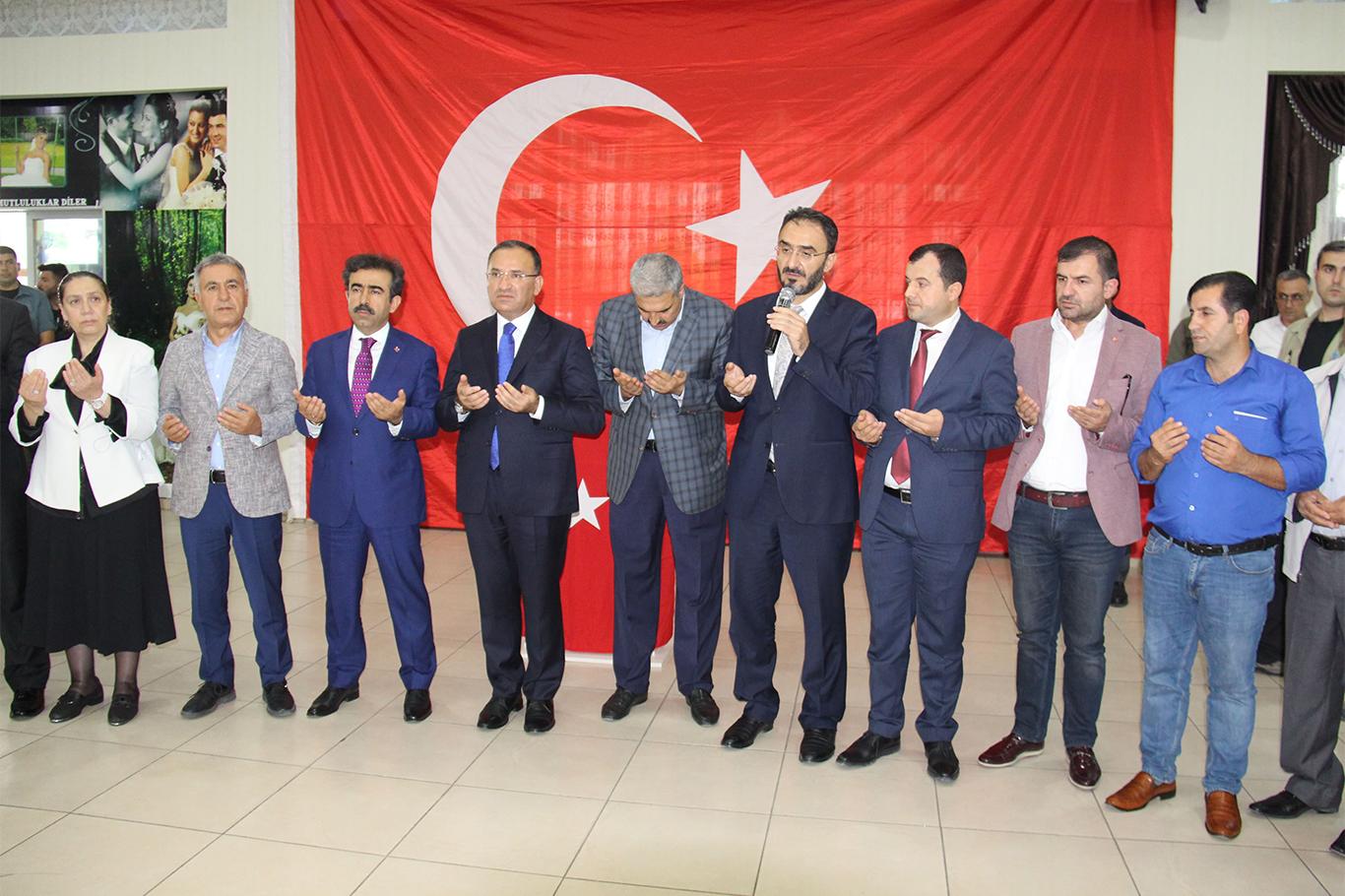 Cumhurbaşkanı Erdoğan araya girdi husumetli aileler barıştı  