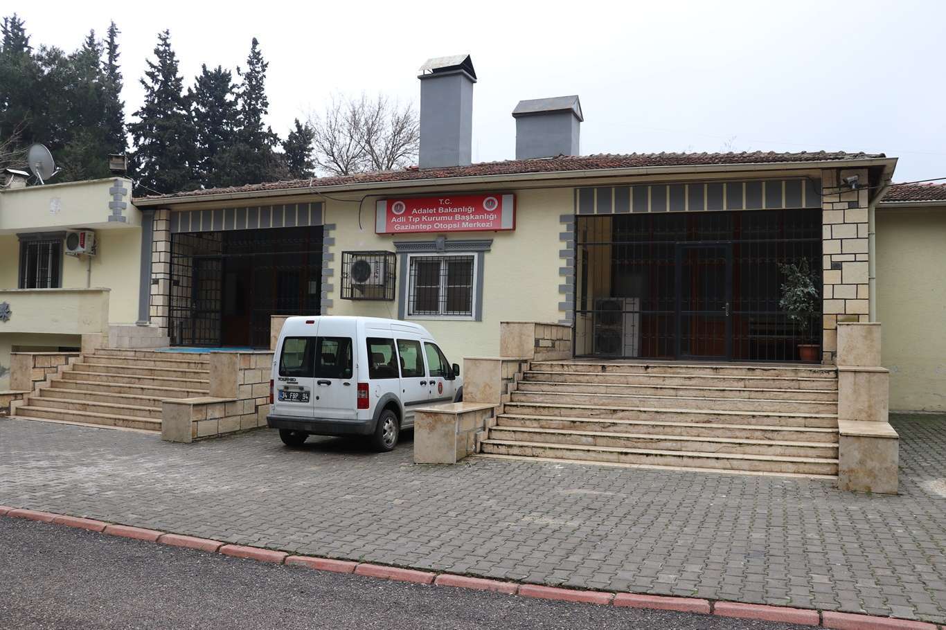 Devrilen traktörün altında kalan çiftçi hayatını kaybetti