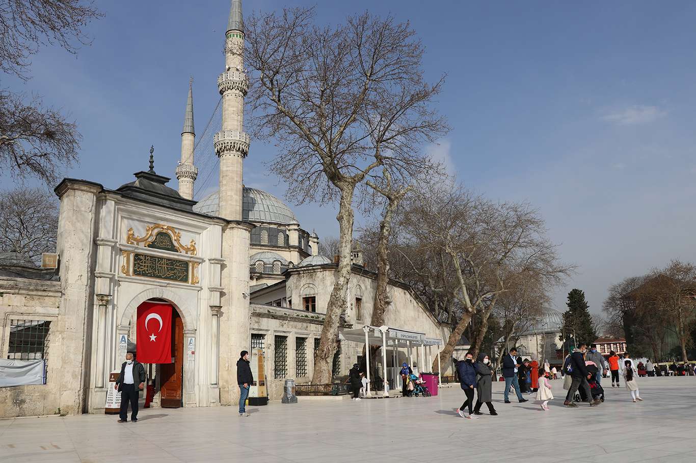 Diyanet'in teravih kararını yerinde gören de var tepki gösteren de