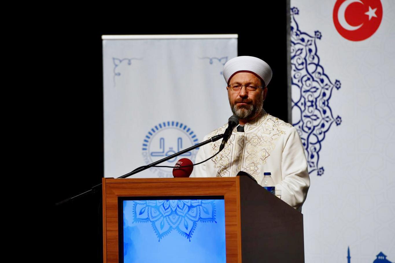 Diyanet İşleri Başkanı Erbaş: Gençlerimize rol model olmalıyız