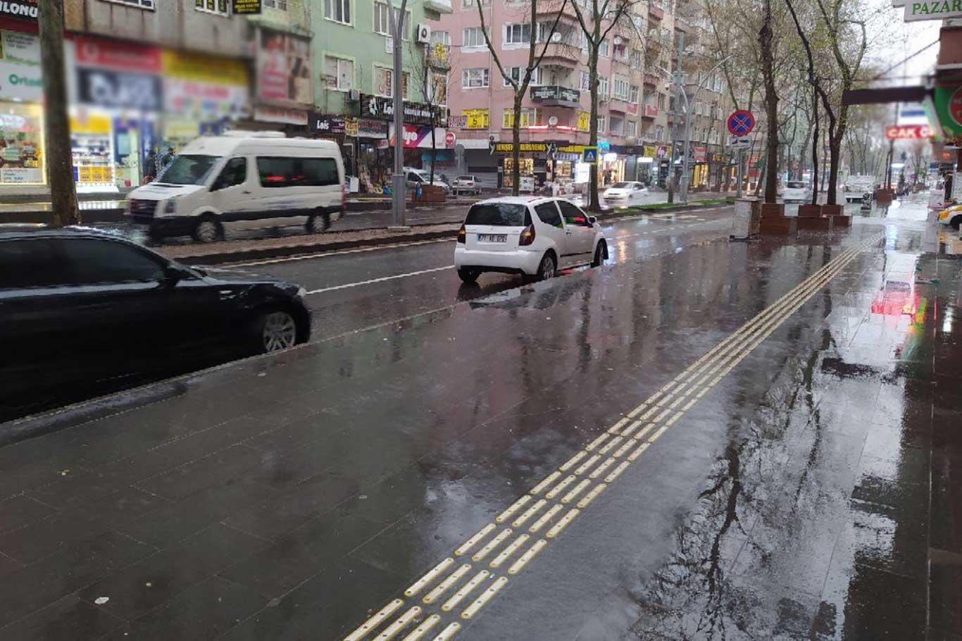 Diyarbakır halkı yağmur nedeniyle "Evde kal" dı