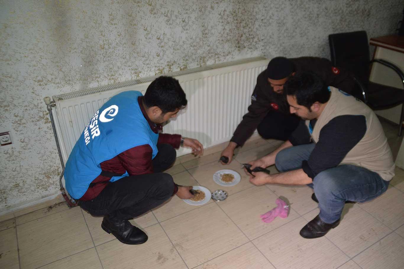 Donmak üzere olan kuşları kurtardılar