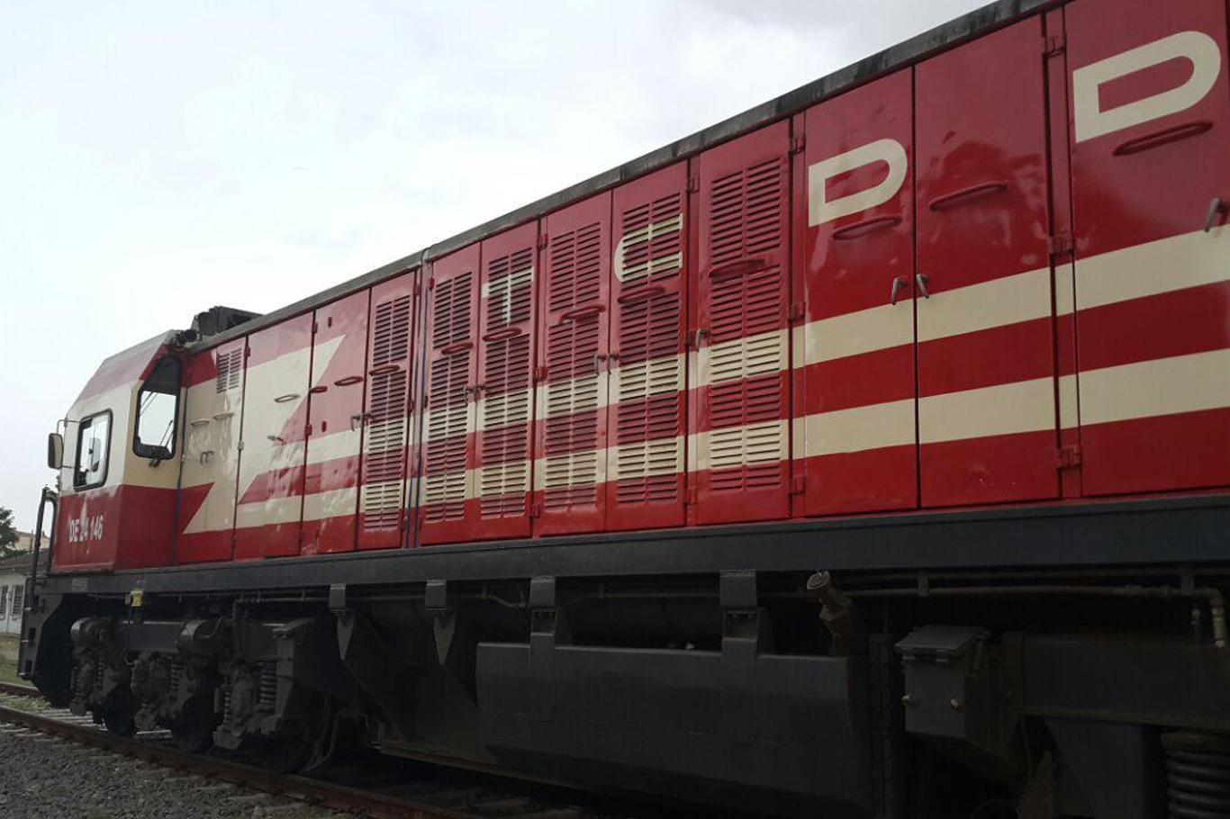 Tren minibüse çarptı: 9 ölü