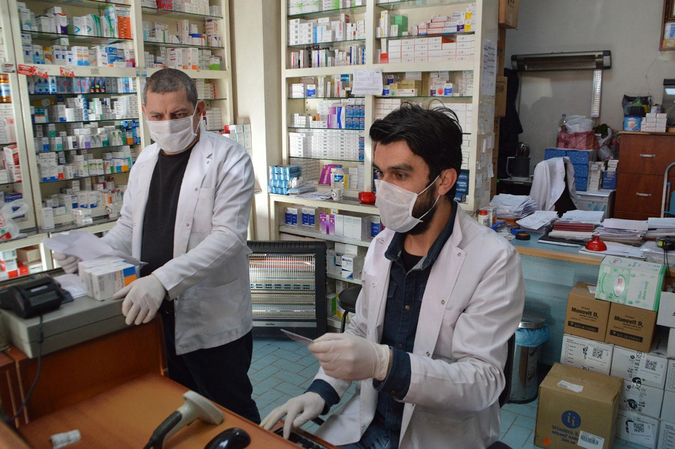 Eczacılardan maske fırsatçılarına tepki