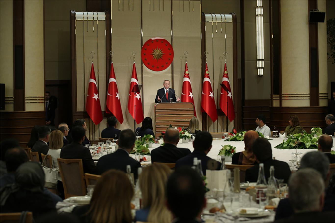 "Eğitim, istikbalimizi üzerine bina ettiğimiz ana sütundur"