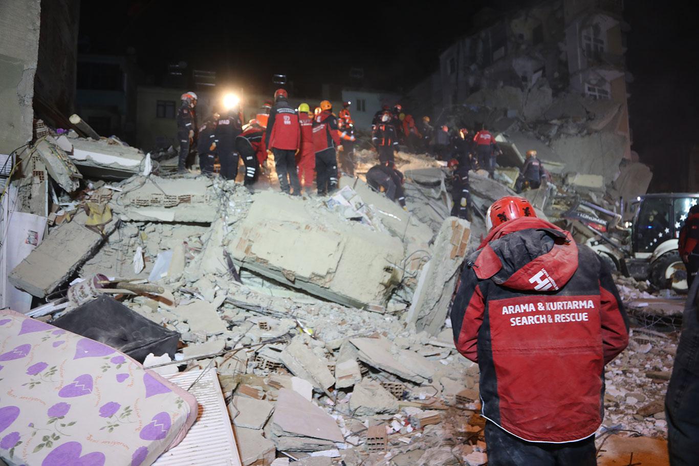 Elazığ Valisi Kaldırım, enkaz altında 38 kişinin olduğunu söyledi
