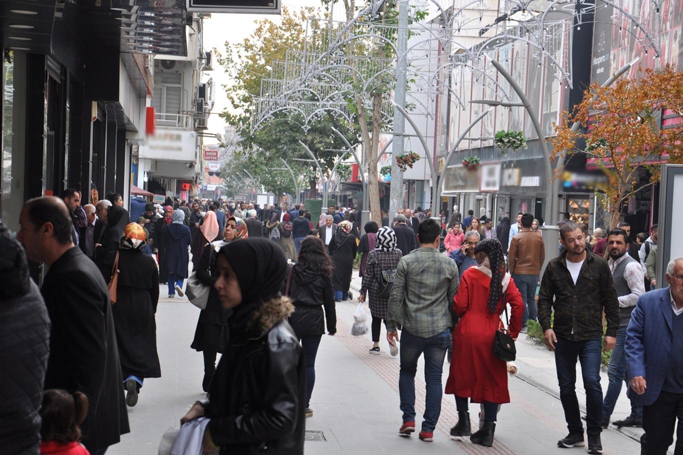 ​"Elektrik yardımı sosyal yardımdan muaf tutulan vatandaşlara da uygulanmalı"