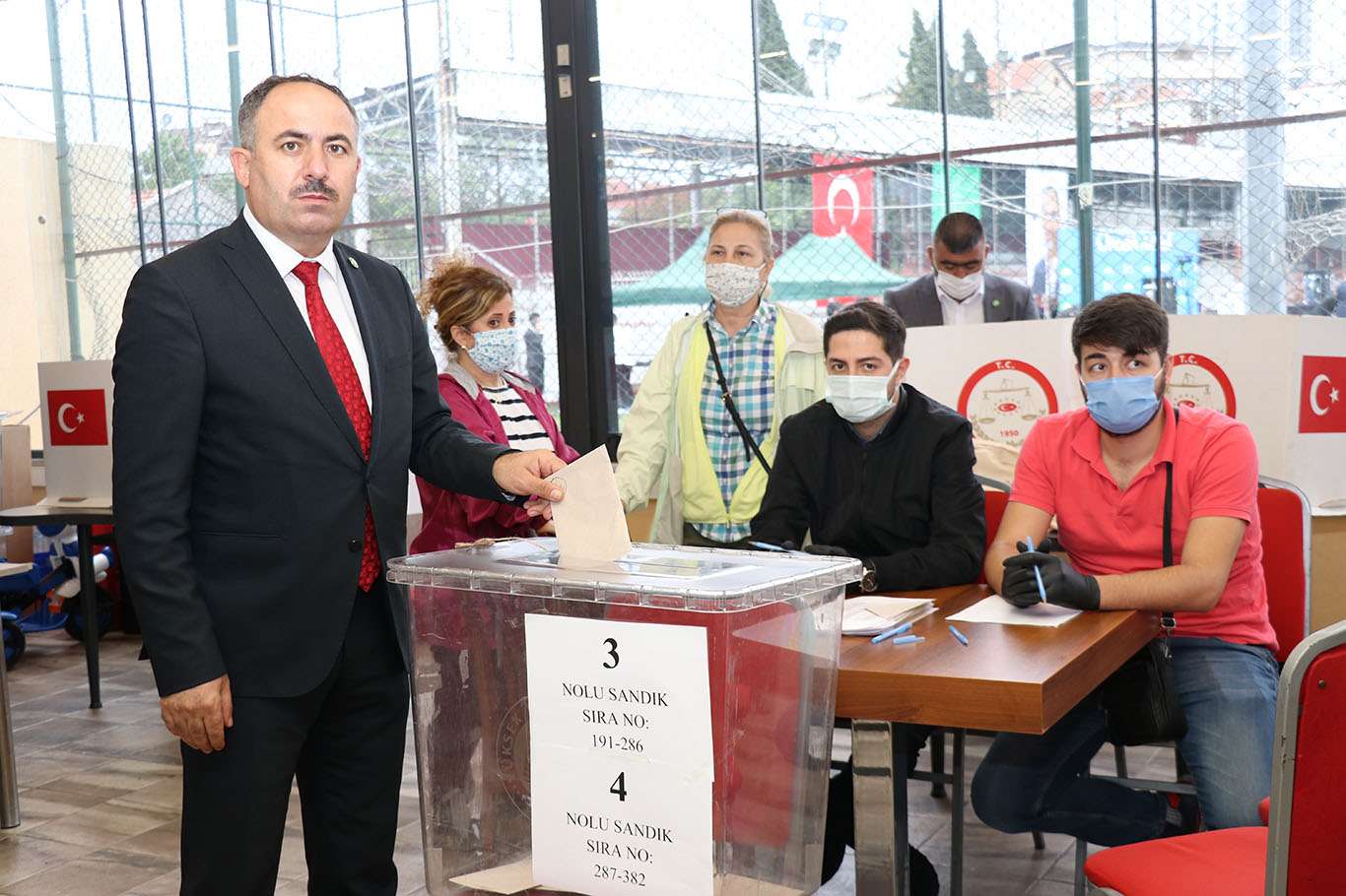 HÜDA PAR İstanbul İl Başkanı Elibüyük güven tazeledi