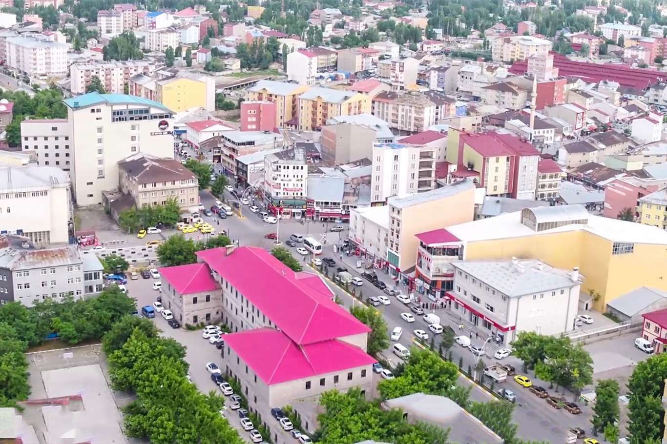 Emlakçılar döviz yerine, istihdam oluşturacak gayrimenkule yatırım yapmayı tavsiye ediyor