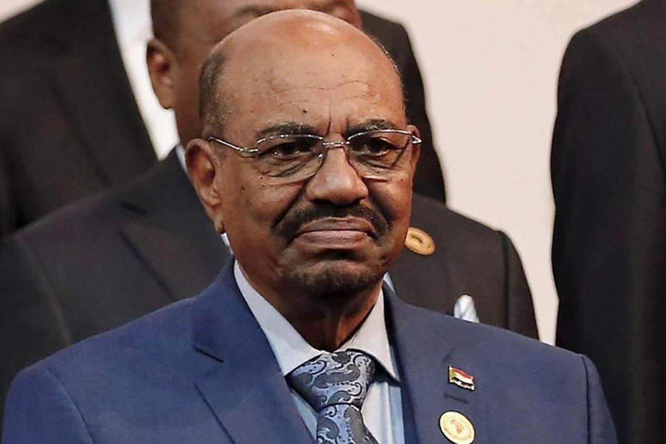 Eski Sudan Cumhurbaşkanı Beşir'e yolsuzluktan 2 yıl hapis